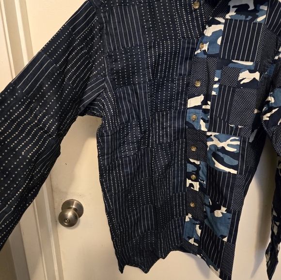 Medium Emotionally Unavailable button up - Picture 3 of 11